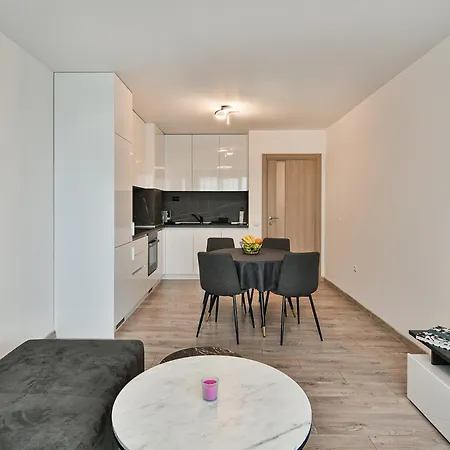 Sky View Flat With Parking Apartment *