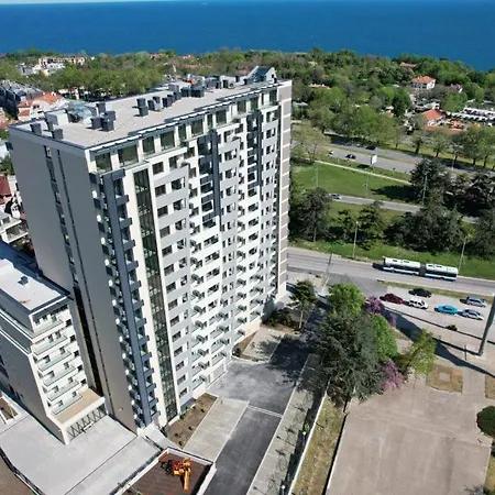 Sky View Flat With Parking Apartment Varna